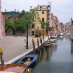 Veduta dal ponte davanti alla Chiesa di Ognissanti-Venezia