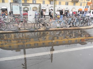 dopo la pioggia, piazza della stazione di porta Genova, settembre 2012 a Milano